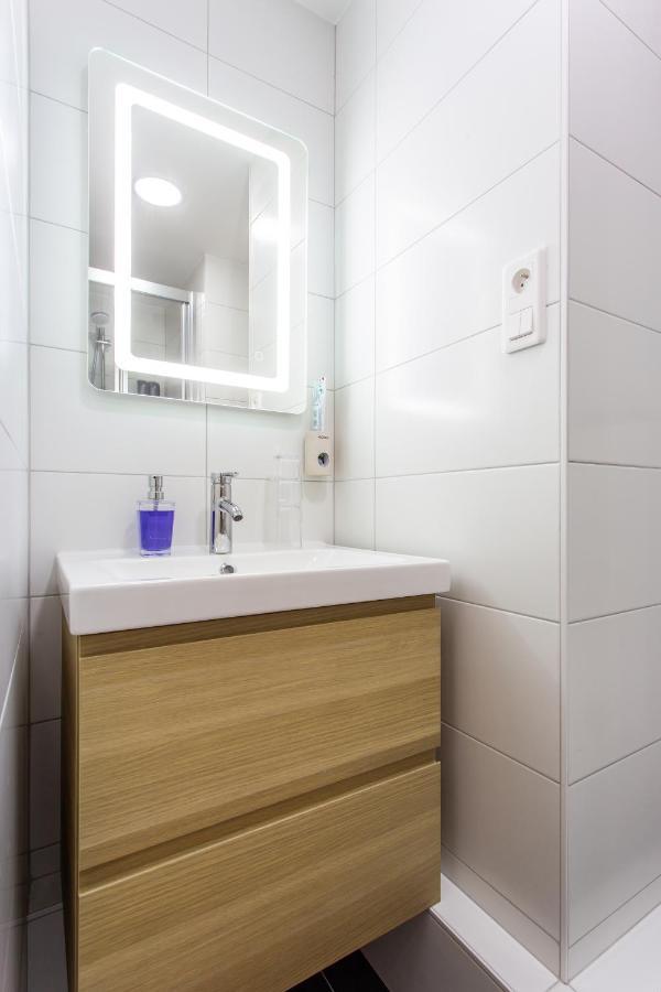 D&E - Paris-Disney - Holidays Apartment - Appartement De Vacances - 5 Chambres- 5 Sdb - 5 Bedrooms - 5 Bathrooms - Netflix シャン・シュル・マルヌ エクステリア 写真