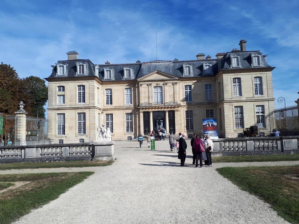 D&E - Paris-Disney - Holidays Apartment - Appartement De Vacances - 5 Chambres- 5 Sdb - 5 Bedrooms - 5 Bathrooms - Netflix シャン・シュル・マルヌ エクステリア 写真